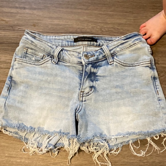 Frayed shorts - Picture 1 of 2